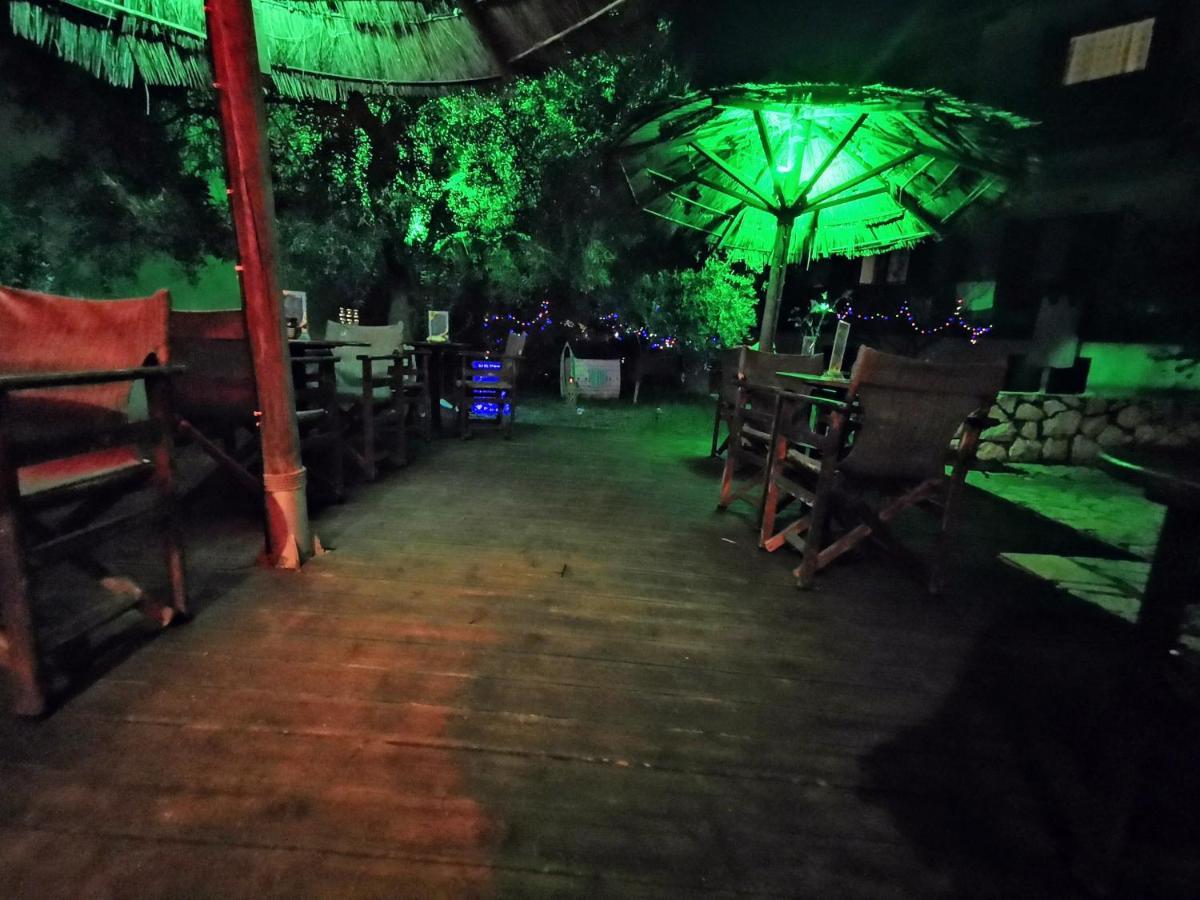 Iris Studios Áyios Nikítas Exterior foto