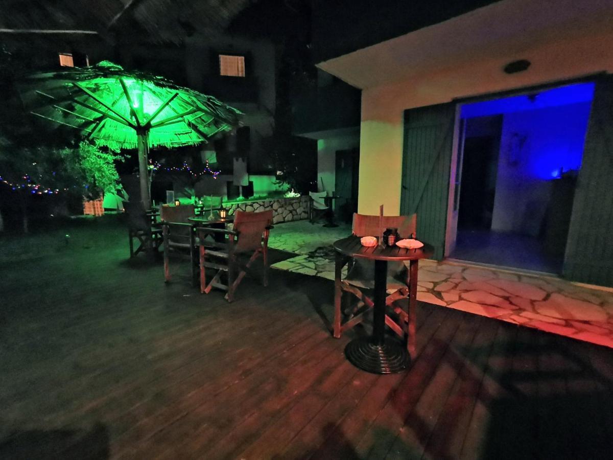 Iris Studios Áyios Nikítas Exterior foto